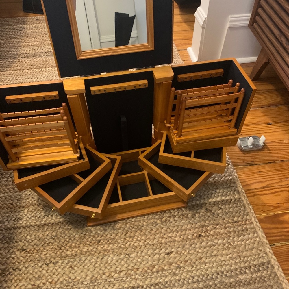 Lori Greiner large jewelry box